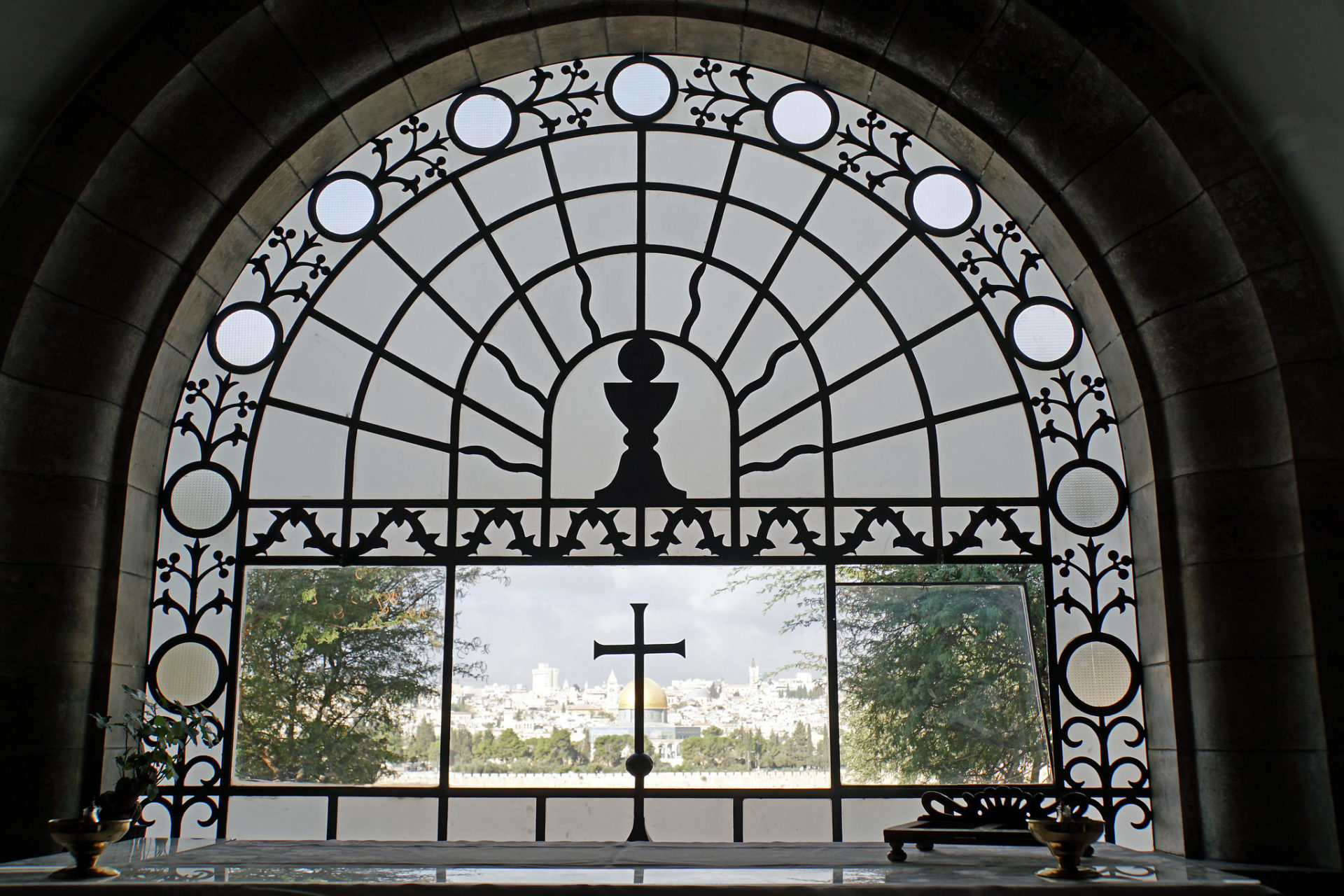Dominus Flevit Window